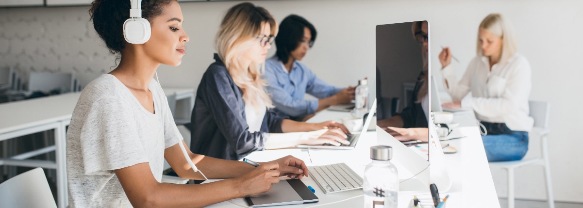 agence web wordpress equipe travaillant pour creer un site internet