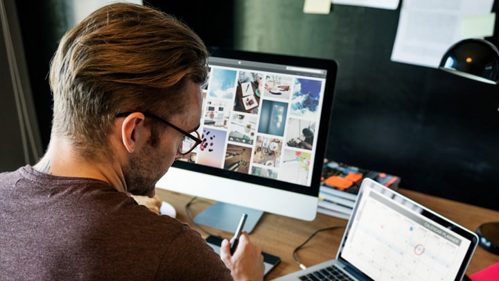 gerant travaillant dans une agence web a toulouse
